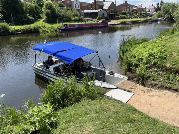 Wheelyboat